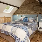 Ardnavaha House Poolside - Site * Clonakilty