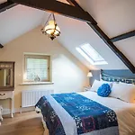 Ardnavaha House Poolside - Site * Clonakilty