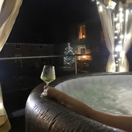 Semesterbostad Ardnavaha House Poolside - Site Clonakilty