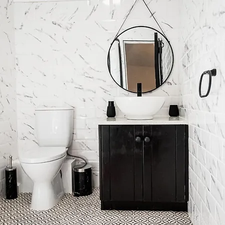 Ardnavaha House Poolside - Site