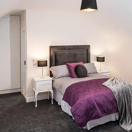 Semesterbostad Ardnavaha House Poolside - Site Clonakilty