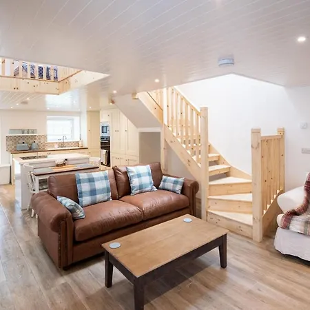Ardnavaha House Poolside Cottages - See W E B Site شقة كلوناكِلتي
