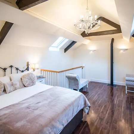 Ardnavaha House Poolside - Site * Clonakilty