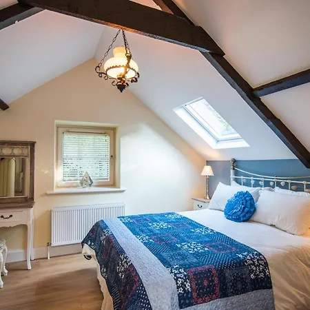 Ardnavaha House Poolside Cottages - See W E B Site * كلوناكِلتي