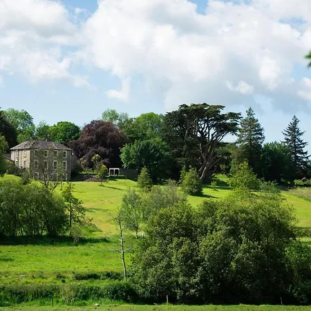 Ardnavaha House - Poolside Holiday home Clonakilty