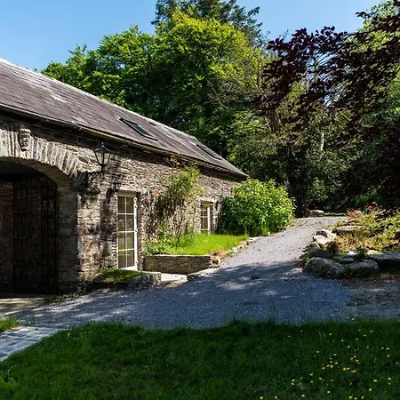 Holiday home Ardnavaha House Poolside - Site *