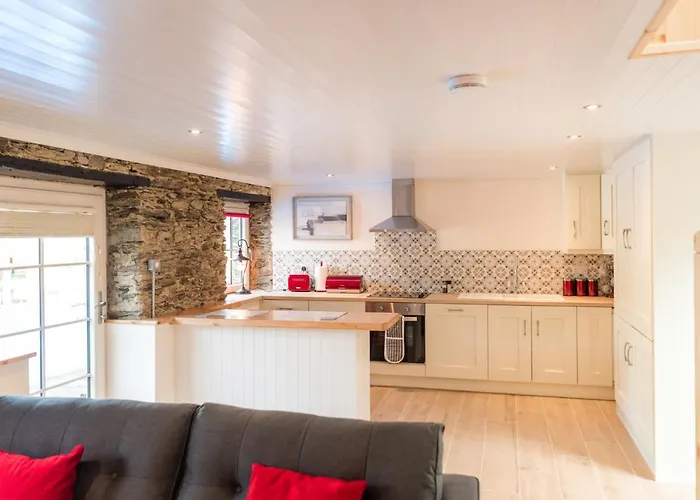 Holiday home Ardnavaha House Poolside - Site Clonakilty