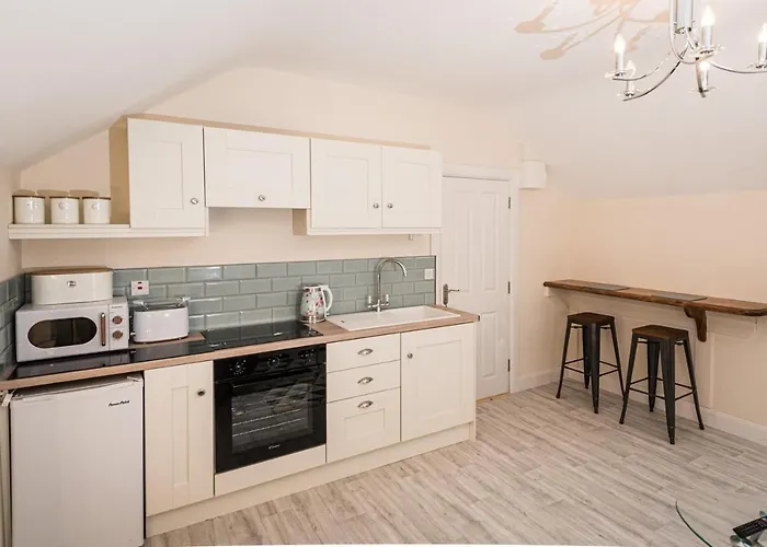 Ardnavaha House Poolside - Site