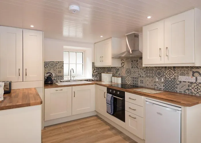 Ardnavaha House Poolside - Site Clonakilty