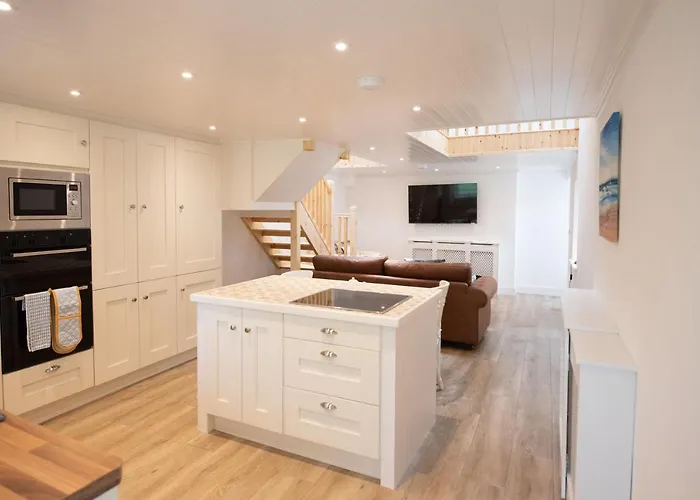 Ardnavaha House Poolside - Site * Clonakilty