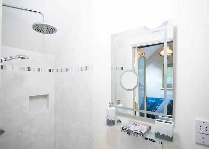 Holiday home Ardnavaha House Poolside - Site *