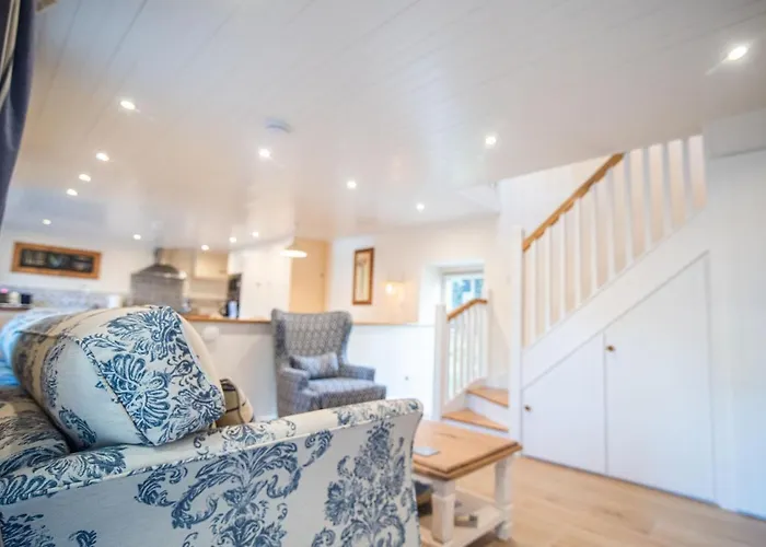 Ardnavaha House Poolside - Site *