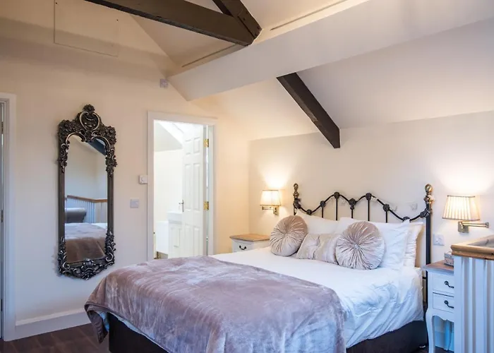 Ardnavaha House Poolside - Site